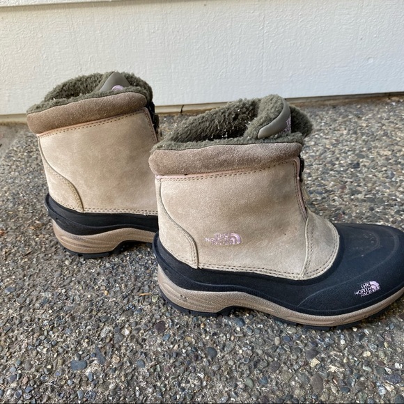 North Face Water Proof Girl’s 4 Hiking boots, Black/Tan - Picture 6 of 10